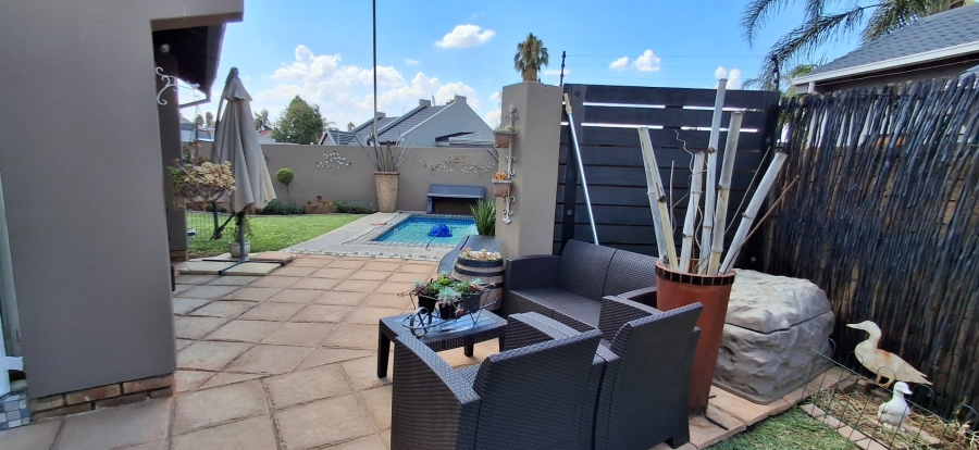 2 Bedroom Property for Sale in Doornpoort Gauteng