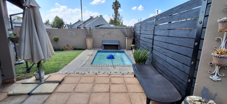 2 Bedroom Property for Sale in Doornpoort Gauteng