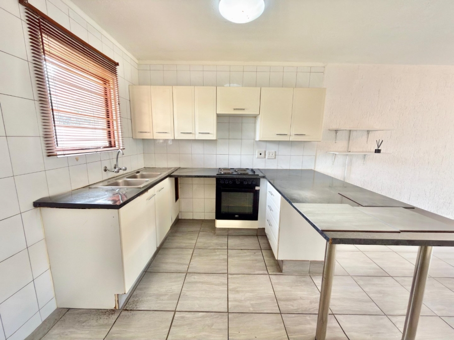 To Let 3 Bedroom Property for Rent in New Market Park Gauteng