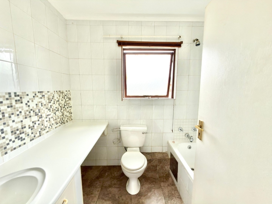 To Let 3 Bedroom Property for Rent in New Market Park Gauteng