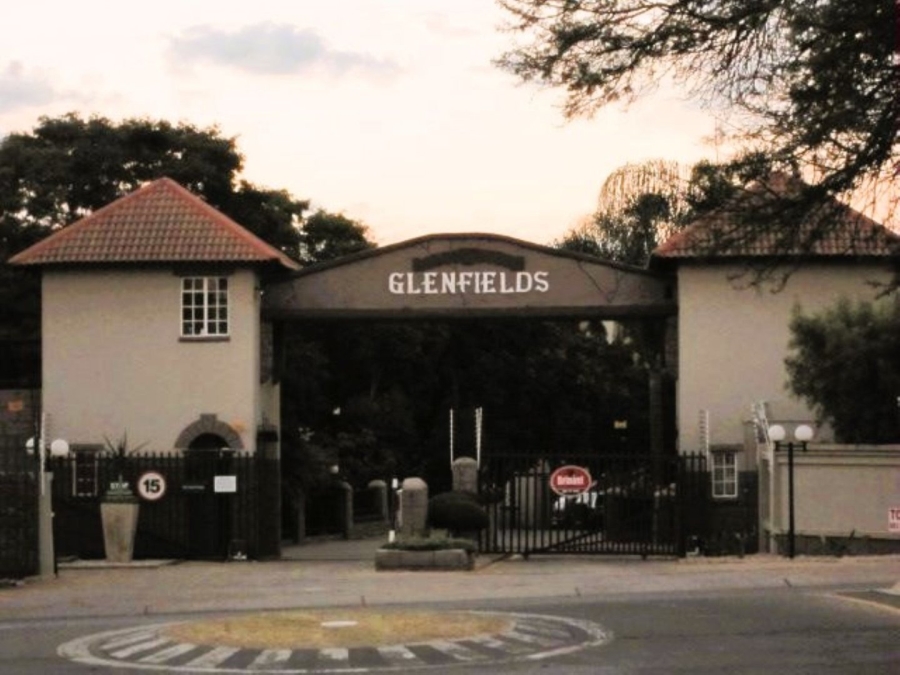 2 Bedroom Property for Sale in Faerie Glen Gauteng