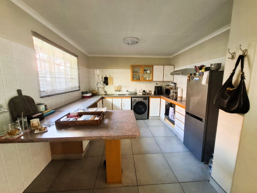 2 Bedroom Property for Sale in Faerie Glen Gauteng