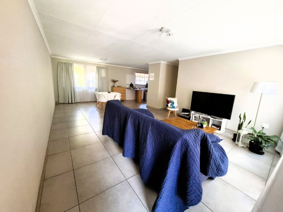 2 Bedroom Property for Sale in Faerie Glen Gauteng