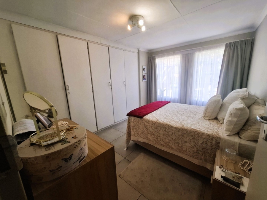 2 Bedroom Property for Sale in Faerie Glen Gauteng