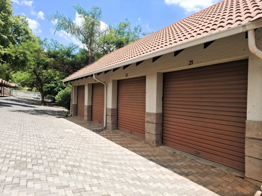 2 Bedroom Property for Sale in Faerie Glen Gauteng