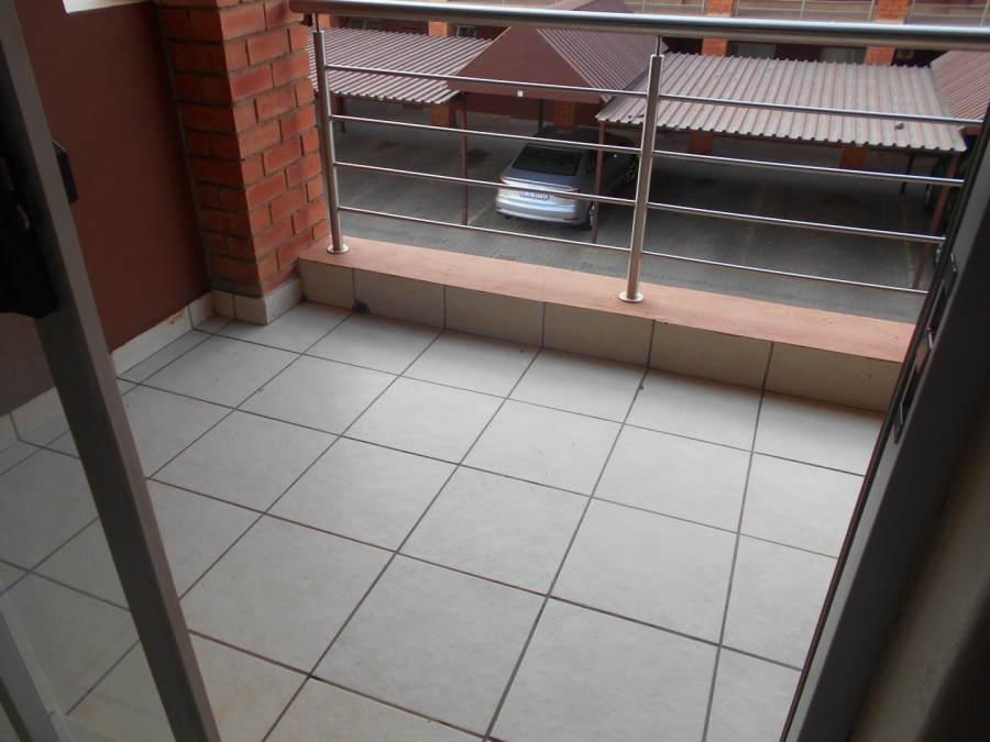 To Let 2 Bedroom Property for Rent in Kosmosdal Gauteng