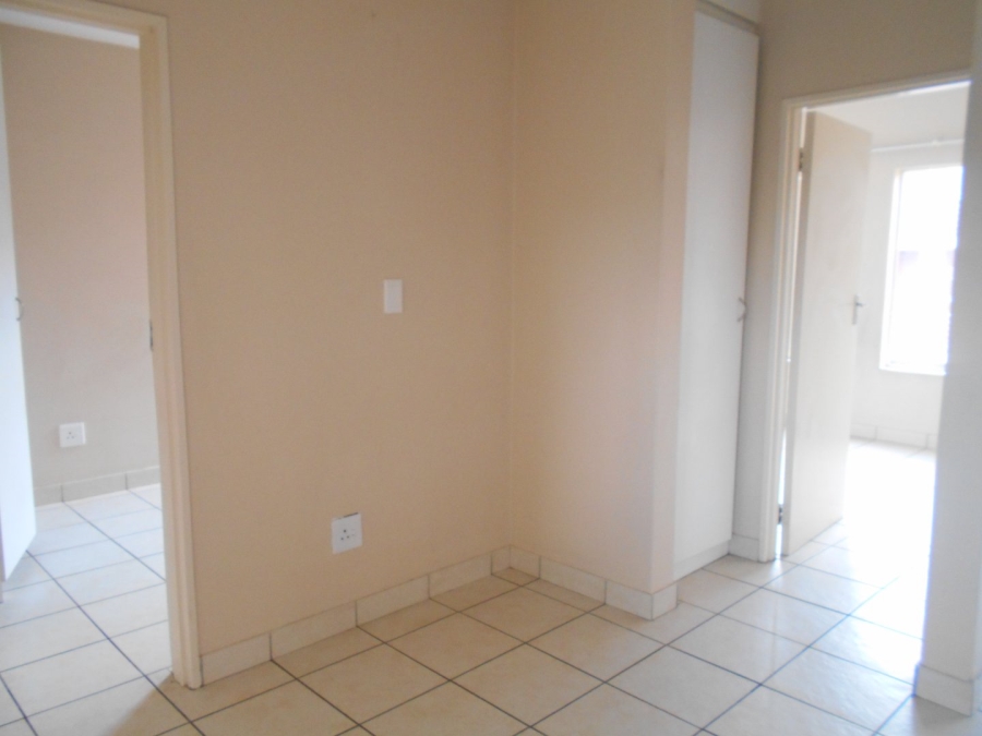 To Let 2 Bedroom Property for Rent in Kosmosdal Gauteng