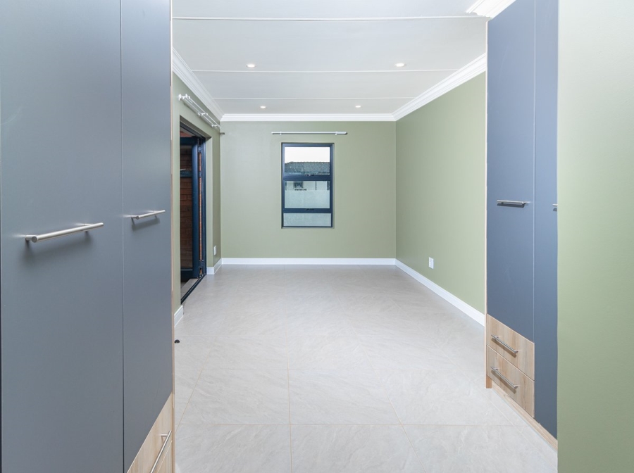 3 Bedroom Property for Sale in Rietvalleirand Gauteng