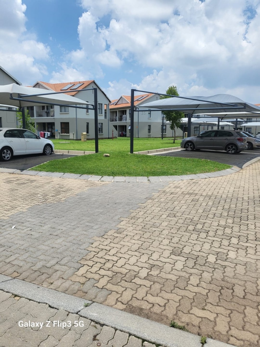 2 Bedroom Property for Sale in Lakefield Gauteng