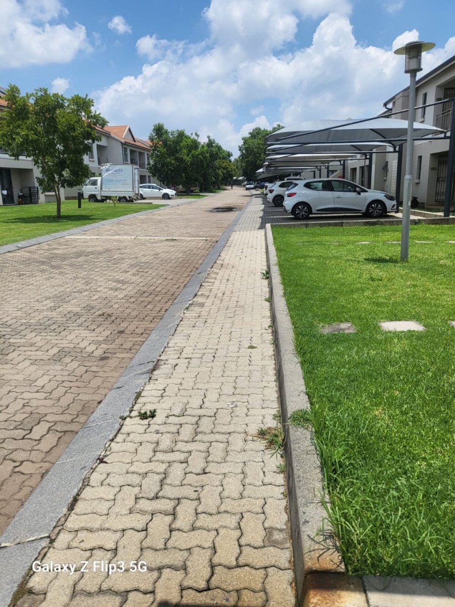 2 Bedroom Property for Sale in Lakefield Gauteng