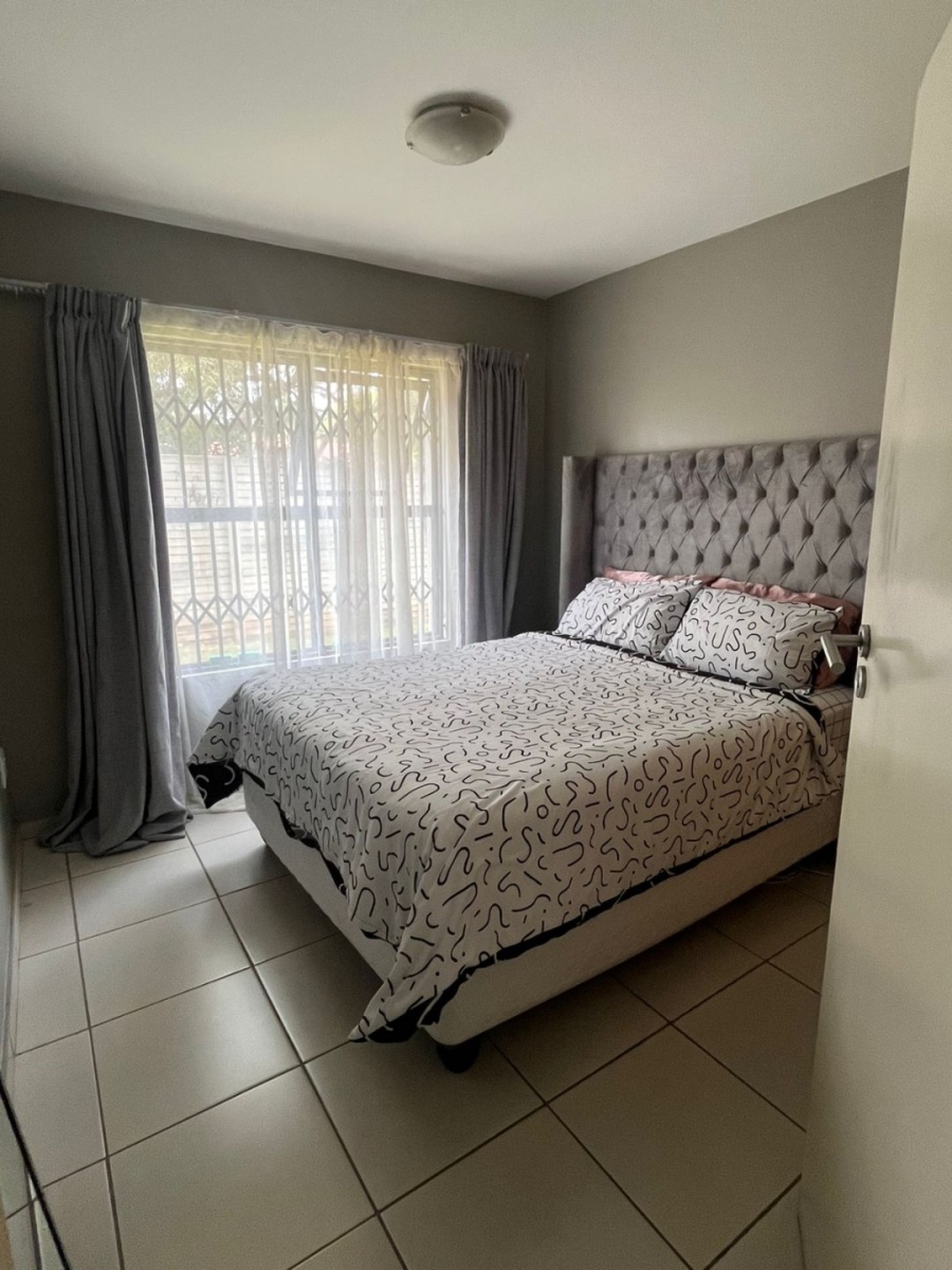 2 Bedroom Property for Sale in Lakefield Gauteng