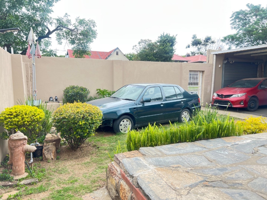 3 Bedroom Property for Sale in Kenilworth Gauteng