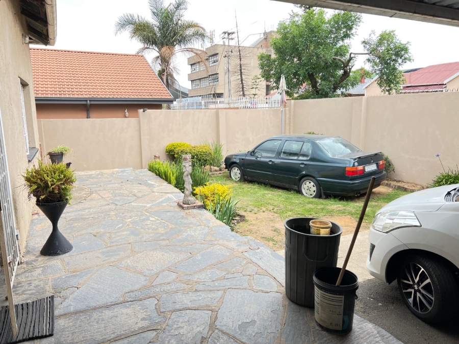 3 Bedroom Property for Sale in Kenilworth Gauteng