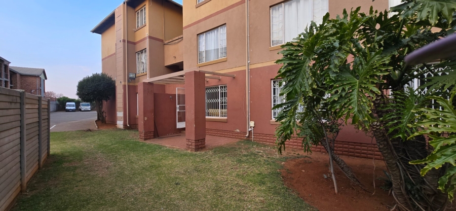 2 Bedroom Property for Sale in Goedeburg Gauteng