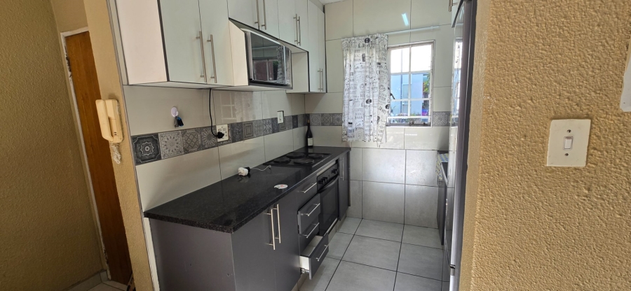 2 Bedroom Property for Sale in Goedeburg Gauteng