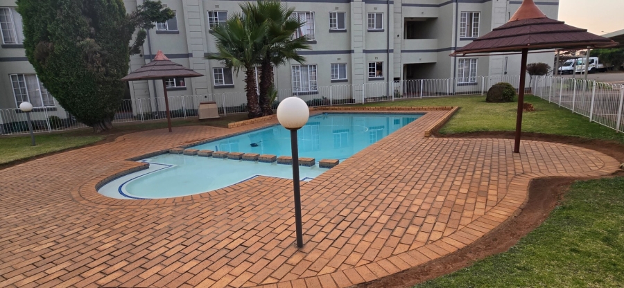 2 Bedroom Property for Sale in Goedeburg Gauteng