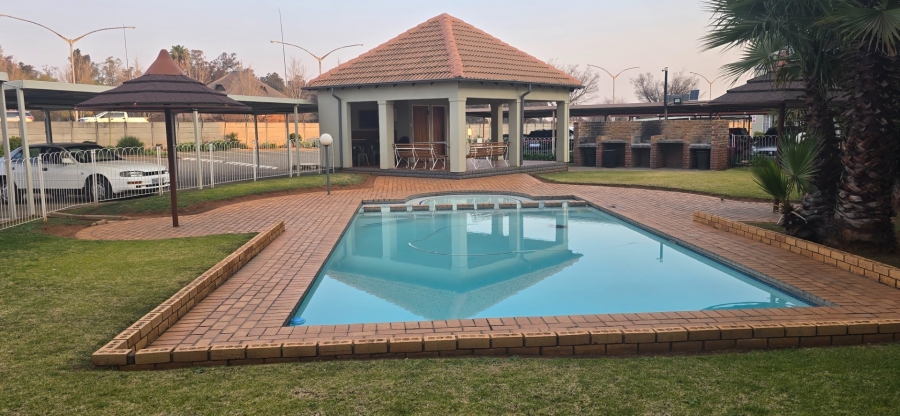 2 Bedroom Property for Sale in Goedeburg Gauteng