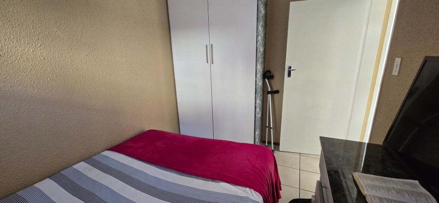 2 Bedroom Property for Sale in Goedeburg Gauteng