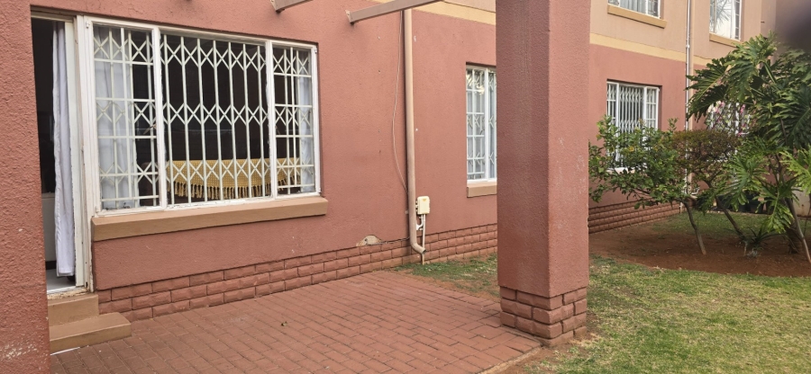 2 Bedroom Property for Sale in Goedeburg Gauteng