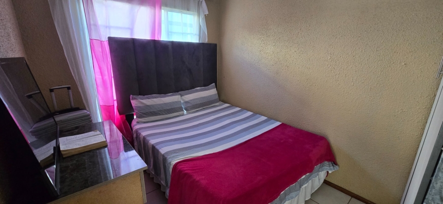 2 Bedroom Property for Sale in Goedeburg Gauteng