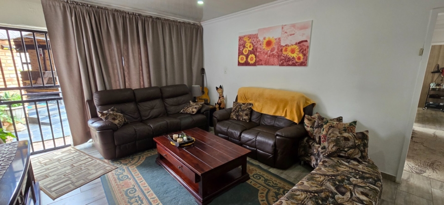 4 Bedroom Property for Sale in Van Riebeeck Park Gauteng