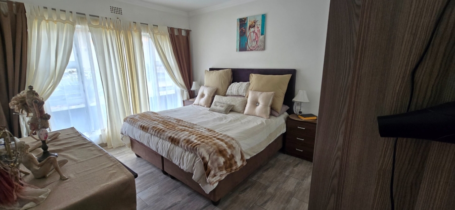 4 Bedroom Property for Sale in Van Riebeeck Park Gauteng