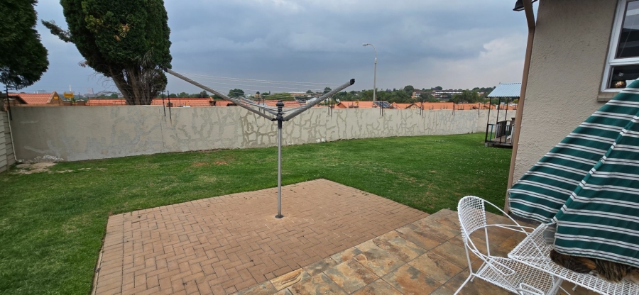 4 Bedroom Property for Sale in Van Riebeeck Park Gauteng