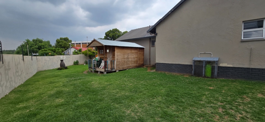 4 Bedroom Property for Sale in Van Riebeeck Park Gauteng