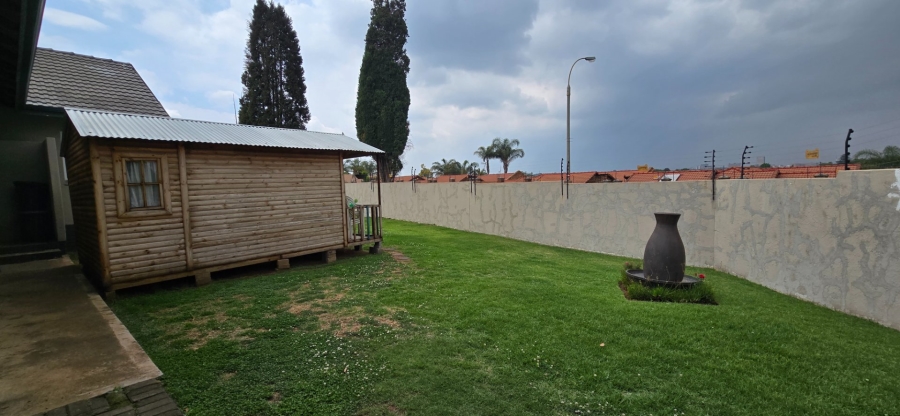 4 Bedroom Property for Sale in Van Riebeeck Park Gauteng