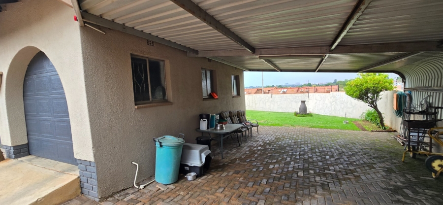 4 Bedroom Property for Sale in Van Riebeeck Park Gauteng