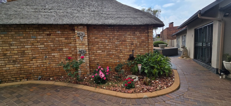 4 Bedroom Property for Sale in Van Riebeeck Park Gauteng