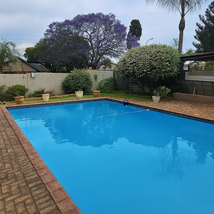 4 Bedroom Property for Sale in Van Riebeeck Park Gauteng