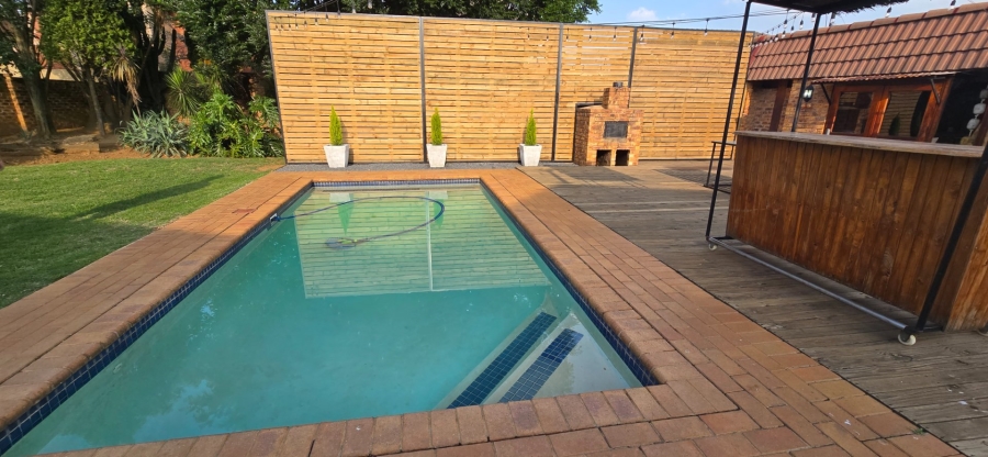 5 Bedroom Property for Sale in Bartlett Gauteng