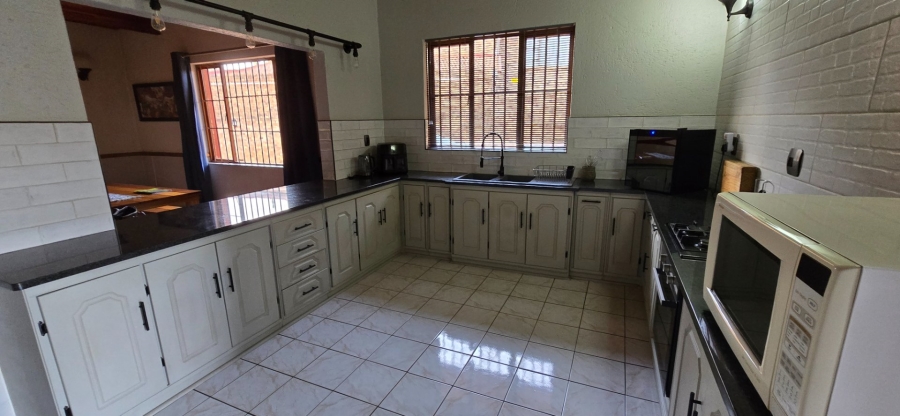 5 Bedroom Property for Sale in Bartlett Gauteng