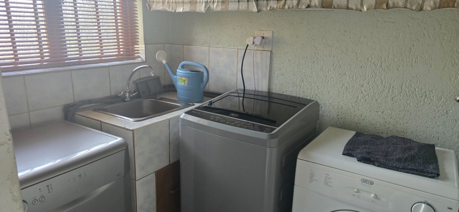 5 Bedroom Property for Sale in Bartlett Gauteng