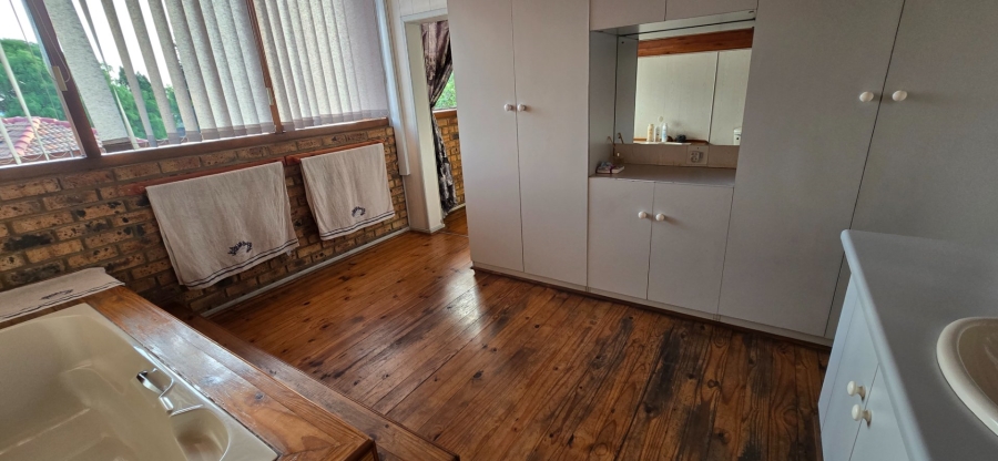 5 Bedroom Property for Sale in Bartlett Gauteng