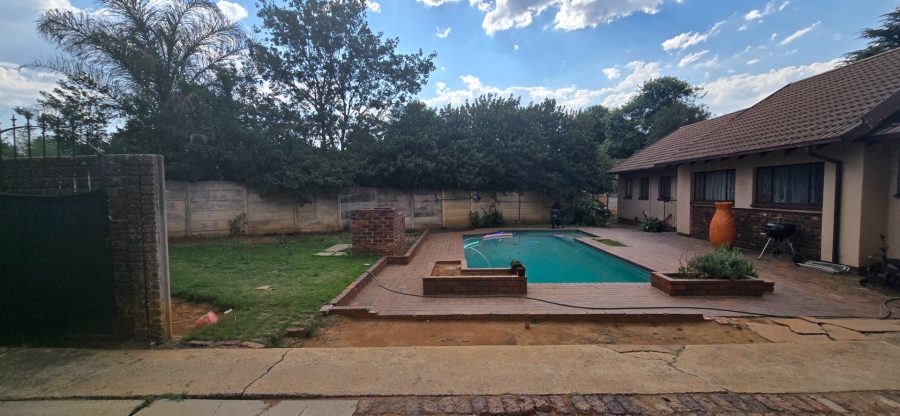 3 Bedroom Property for Sale in Morehill Gauteng