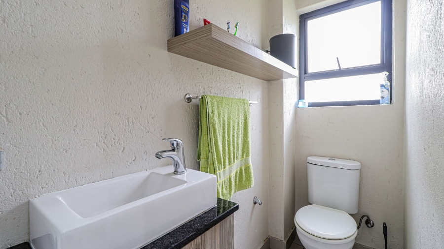 2 Bedroom Property for Sale in Beverley Gauteng