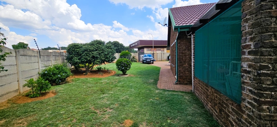 4 Bedroom Property for Sale in Rensburg Gauteng