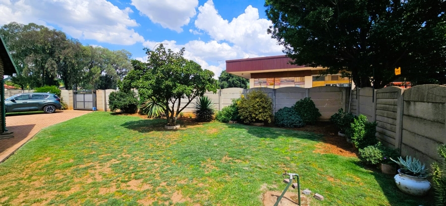 4 Bedroom Property for Sale in Rensburg Gauteng