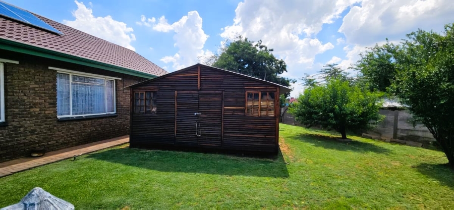 4 Bedroom Property for Sale in Rensburg Gauteng