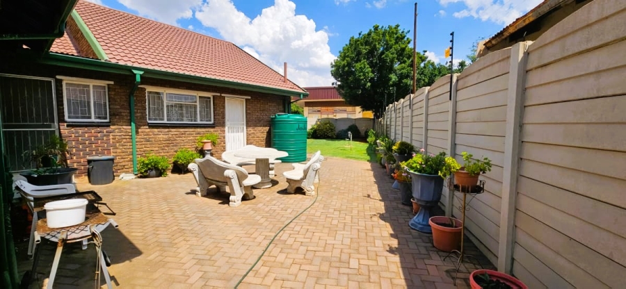 4 Bedroom Property for Sale in Rensburg Gauteng