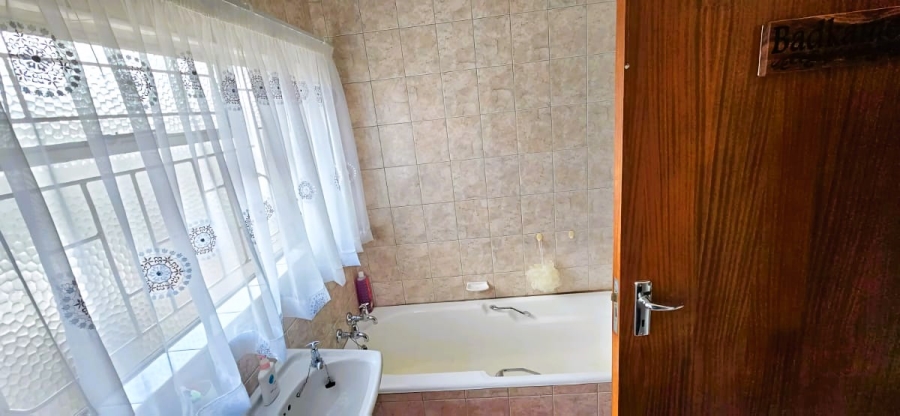 4 Bedroom Property for Sale in Rensburg Gauteng