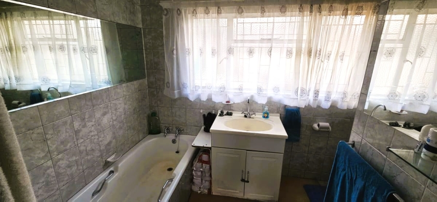 4 Bedroom Property for Sale in Rensburg Gauteng