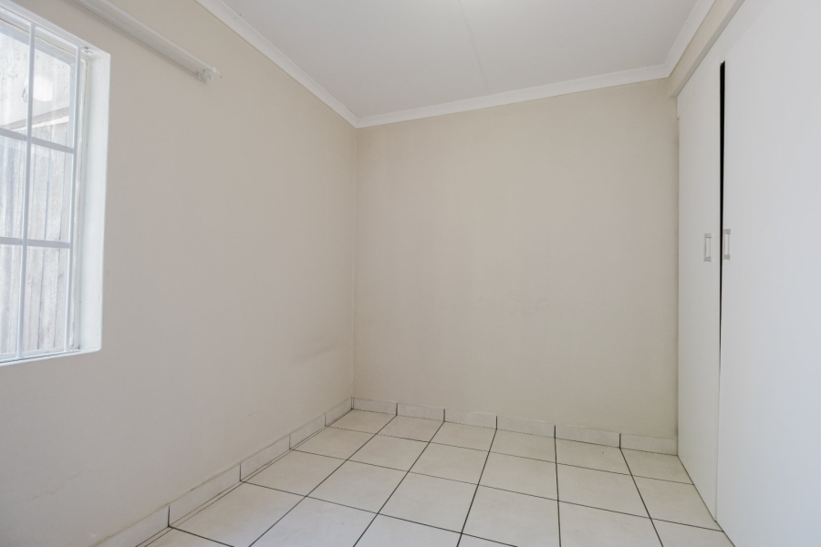 6 Bedroom Property for Sale in The Hill Gauteng