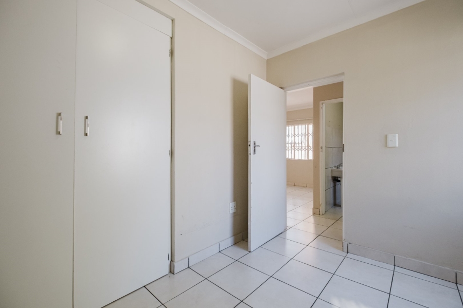 6 Bedroom Property for Sale in The Hill Gauteng