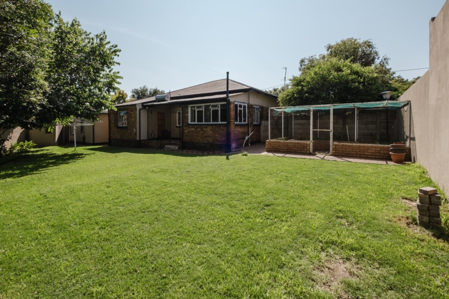 6 Bedroom Property for Sale in The Hill Gauteng