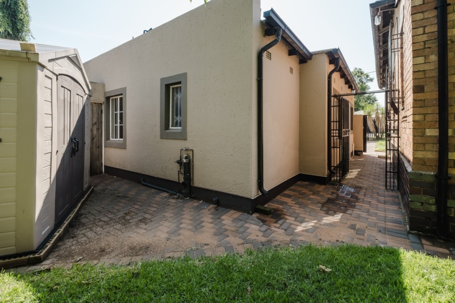 6 Bedroom Property for Sale in The Hill Gauteng