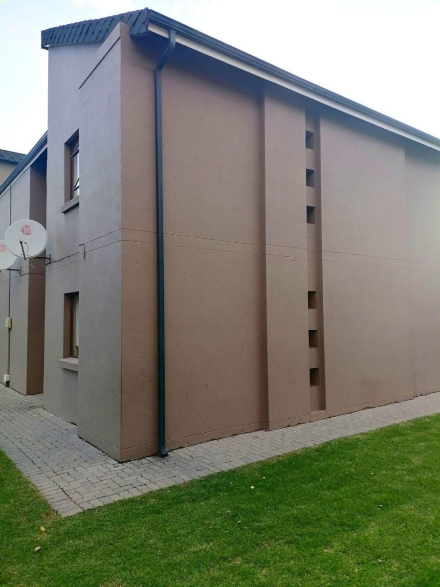 To Let 2 Bedroom Property for Rent in Helderwyk Gauteng