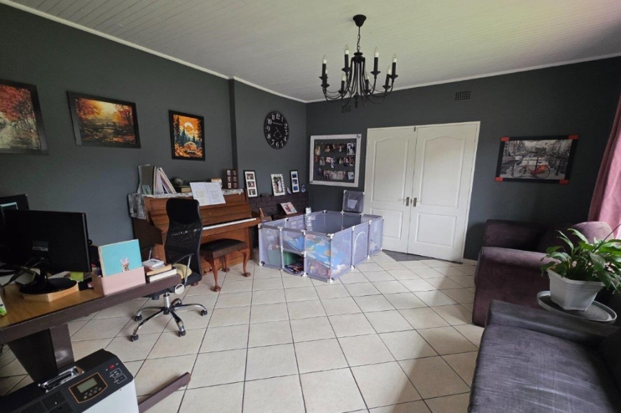 5 Bedroom Property for Sale in Golf Park Gauteng